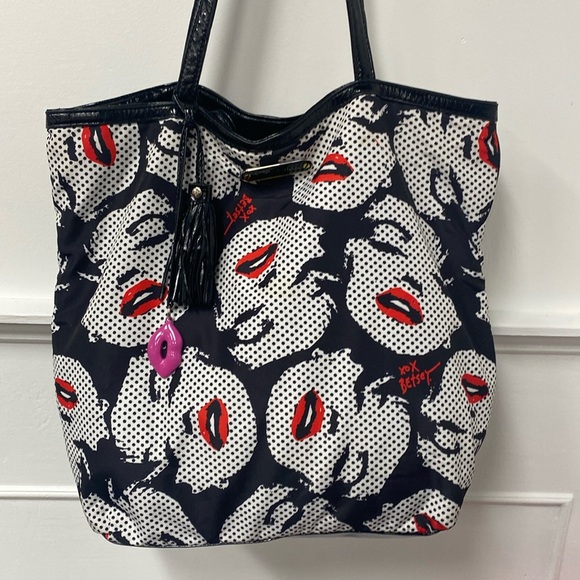 Betsey Johnson Marilyn Tote Bag - Picture 1 of 7